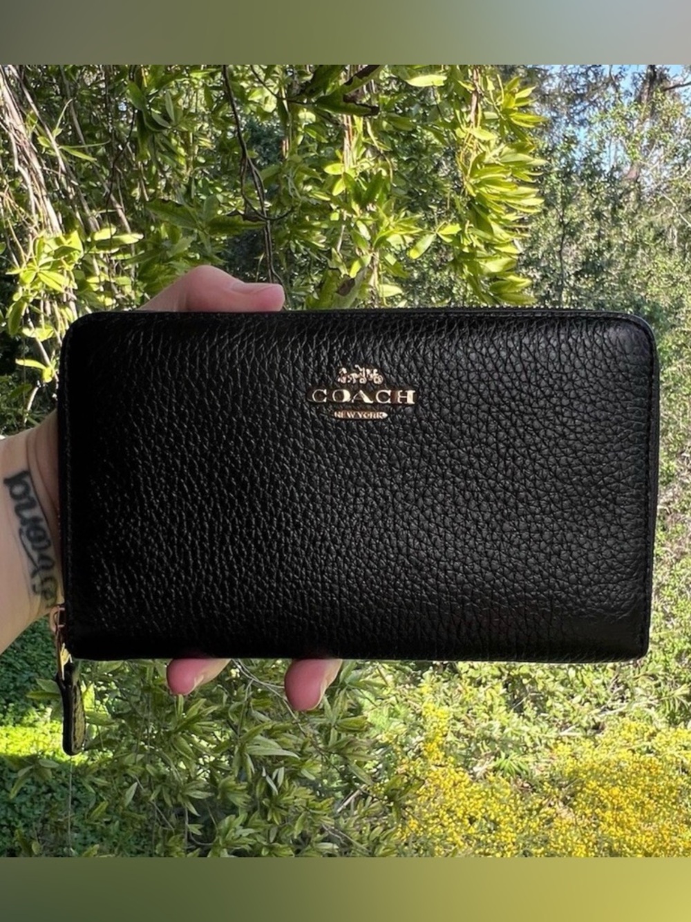 COACH Medium BLACK Pebble Leather Wallet with Gold Hardware AUTHENTIC